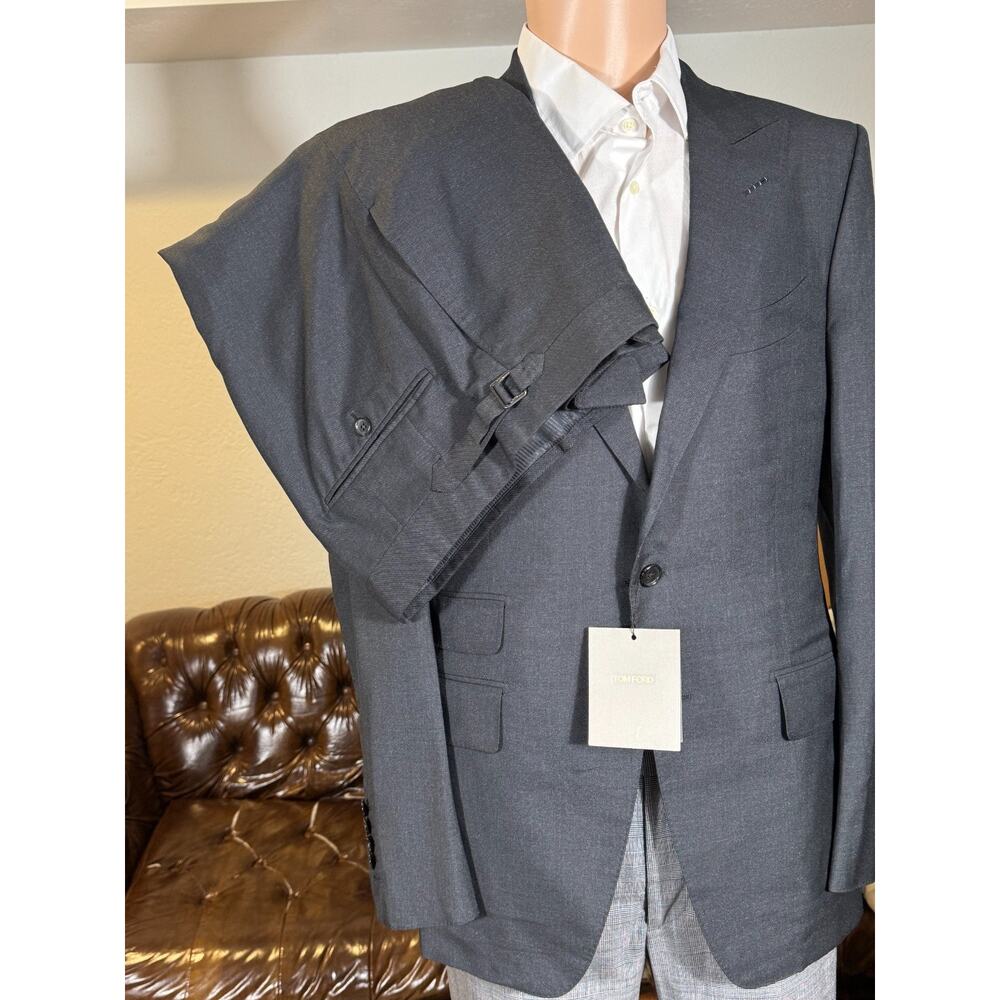 Tom Ford Charcoal Wool Silk Peak Lapel 2Pc Suit 50R EU 40R US 34x32 Pant New